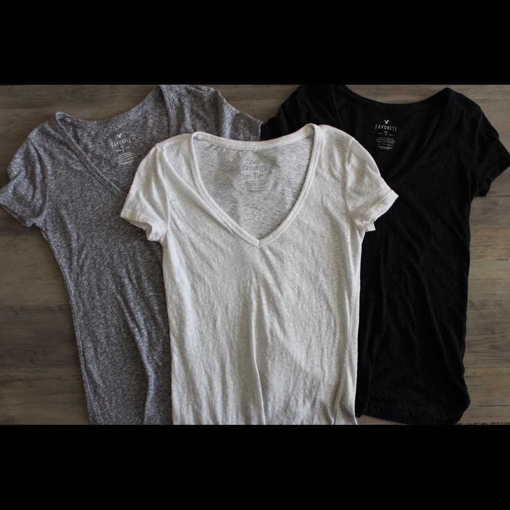 Set of 3 AEO V-necks